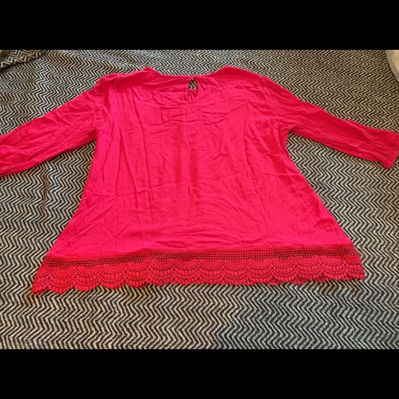 Cato’s Large top - Picture 2 of 3